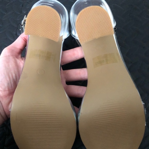 🍁 SALE! Silver Open Toe with Clear Heel - Picture 6 of 7